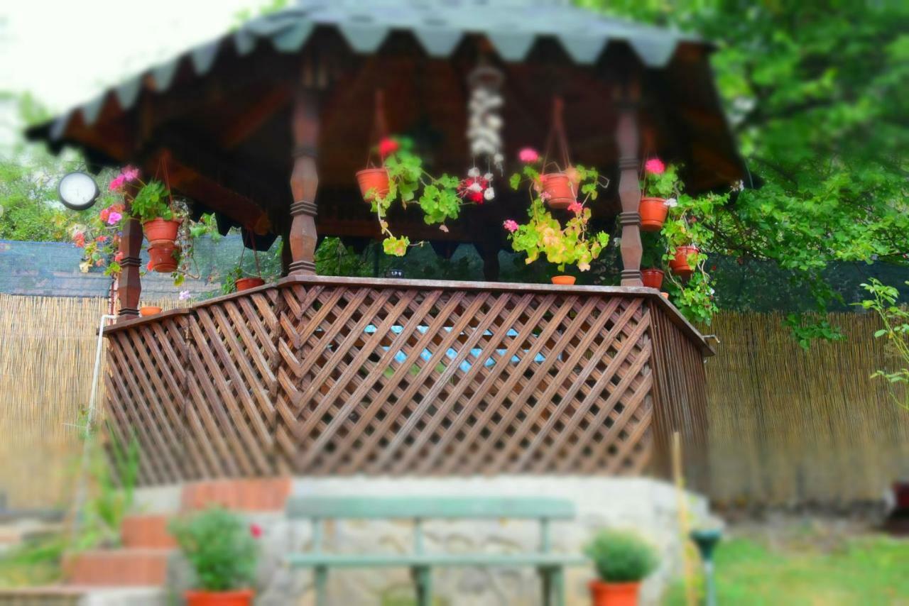 Casa Smeilor Horezu Exterior foto